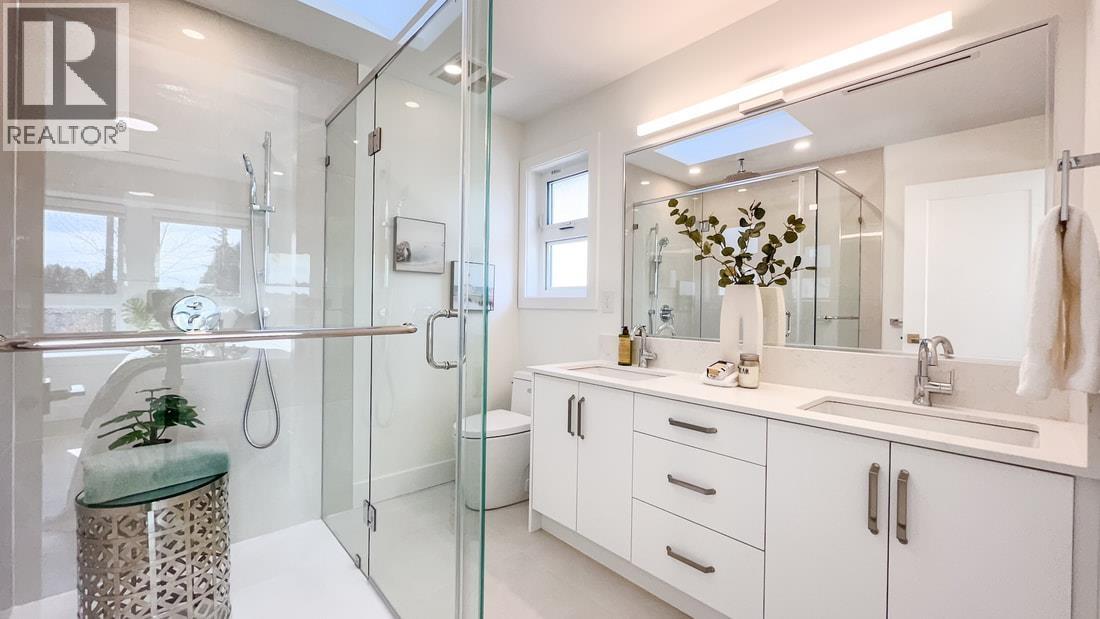 4265 Macdonald Avenue, Burnaby, British Columbia  V5G 4V9 - Photo 24 - R3112167