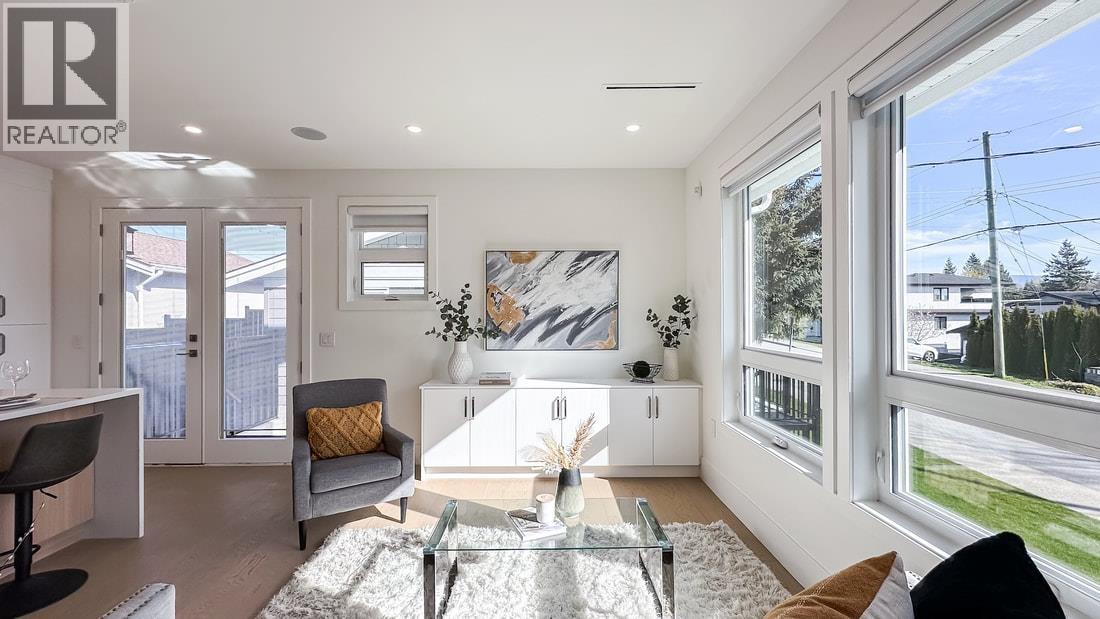 4265 Macdonald Avenue, Burnaby, British Columbia  V5G 4V9 - Photo 5 - R3112167