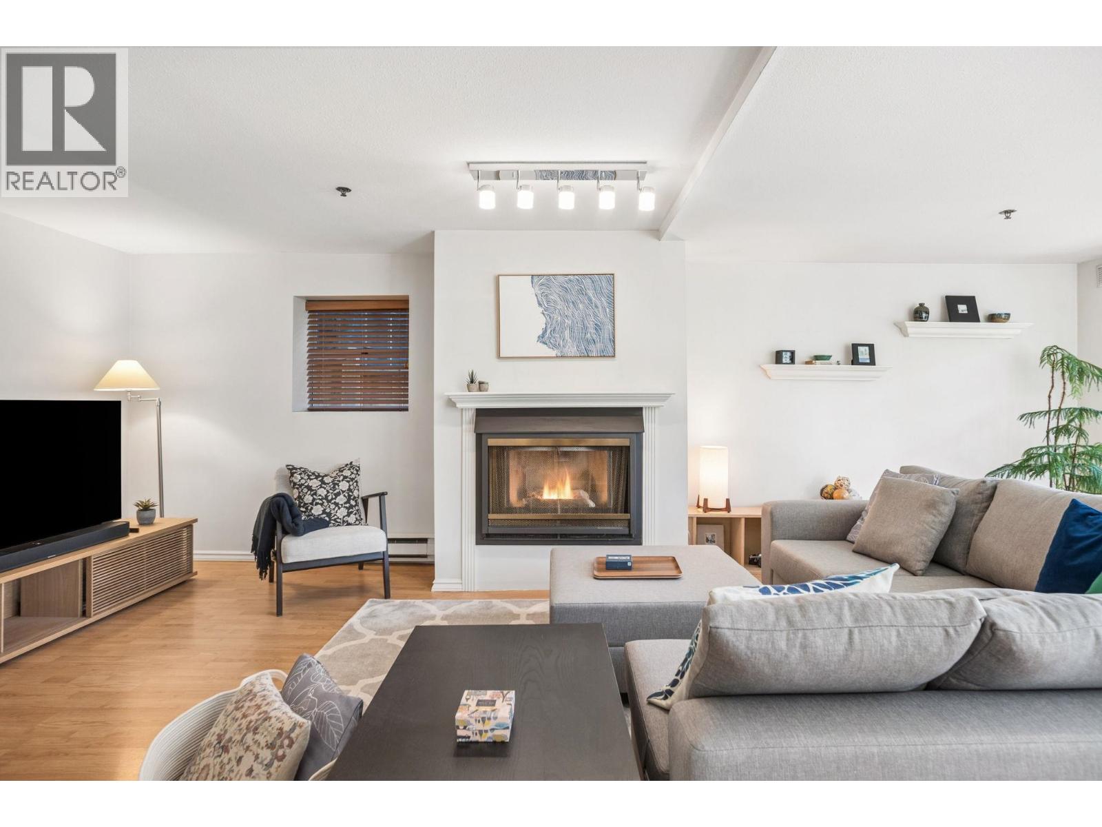 4306 Sophia Street, Vancouver, British Columbia  V5V 3V7 - Photo 5 - R3110706