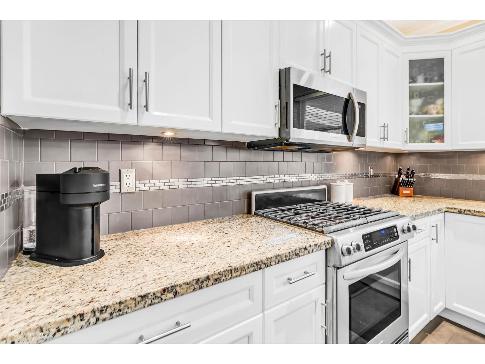 6082 145a Street, Surrey, British Columbia  V3S 4R6 - Photo 9 - R3112079