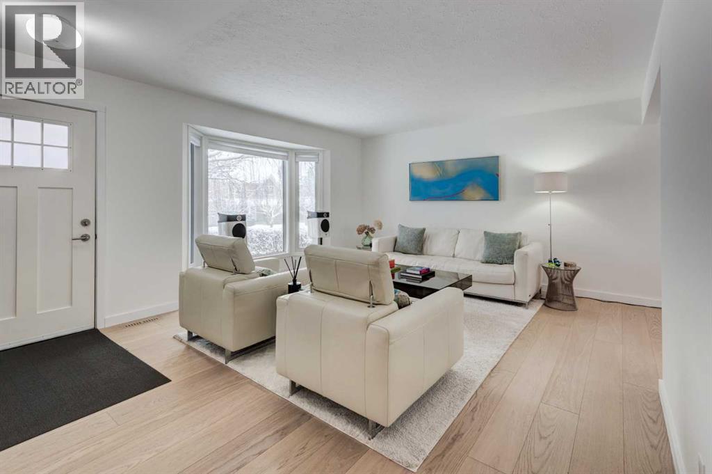 3119 46 Street Sw, Calgary, Alberta  T3E 1W7 - Photo 5 - A2299182