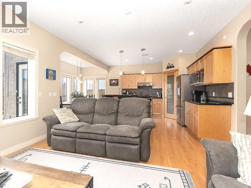 195 Royal Birkdale Crescent Nw, Calgary, Alberta  T3G 5R7 - Photo 7 - A2296381