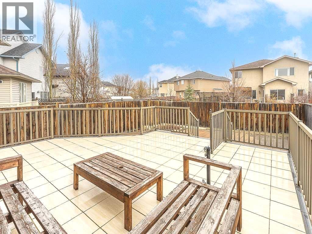 195 Royal Birkdale Crescent Nw, Calgary, Alberta  T3G 5R7 - Photo 32 - A2296381