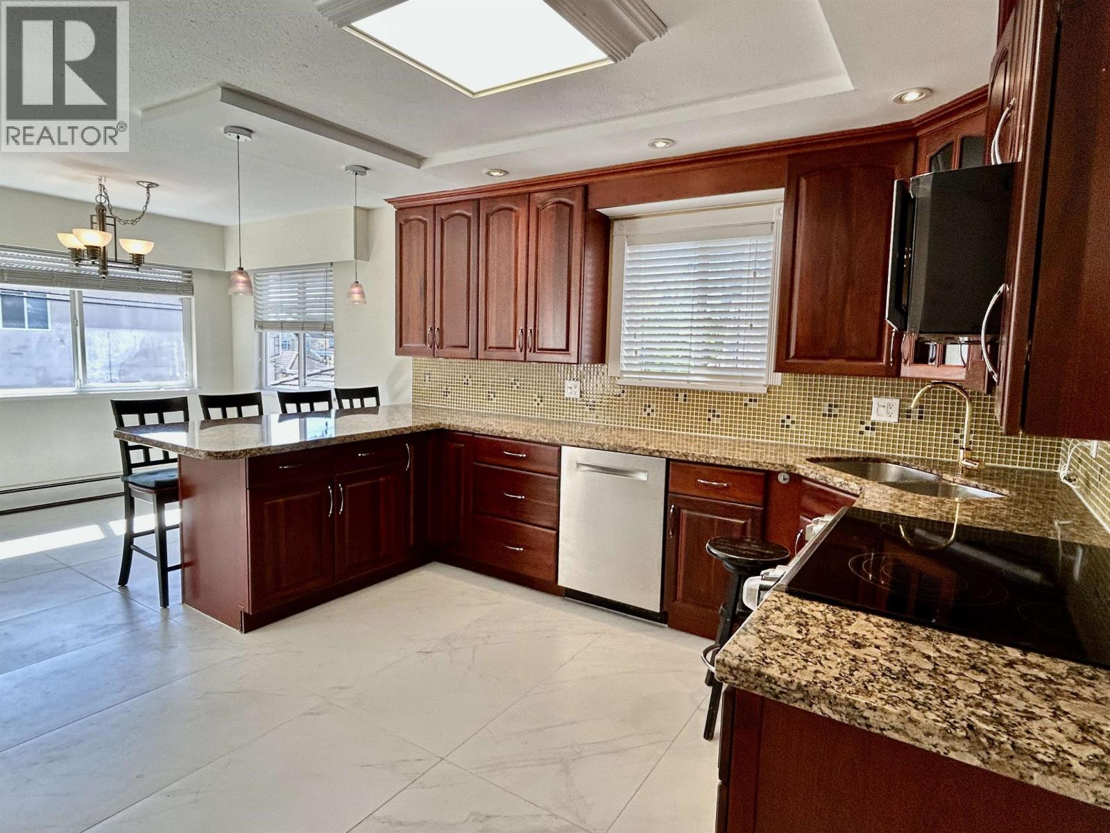 1544 W 68th Avenue, Vancouver, British Columbia  V6P 2V5 - Photo 7 - R3111806