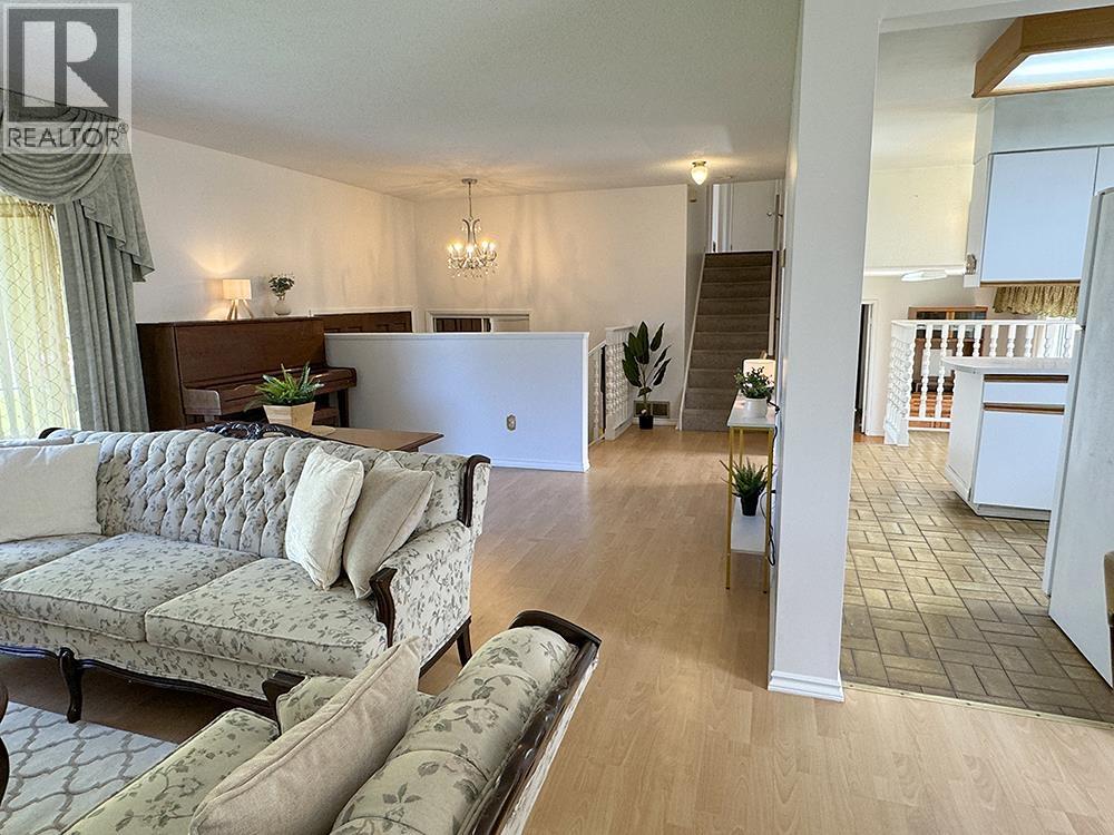 10844 Springmont Gate, Richmond, British Columbia  V7E 1Y4 - Photo 11 - R3110705