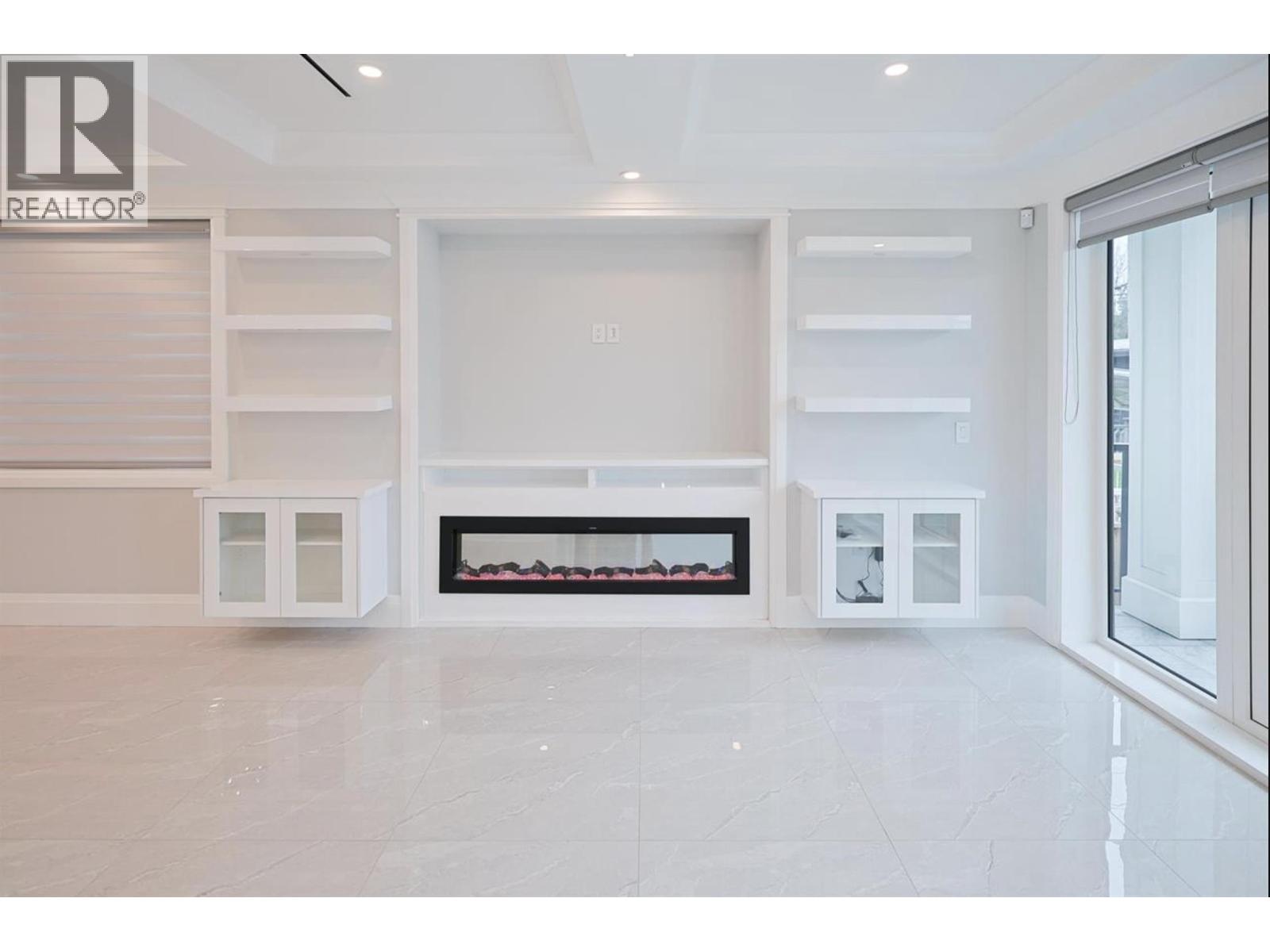 2984 Kitchener Street, Vancouver, British Columbia  V5K 3E5 - Photo 3 - R3111994