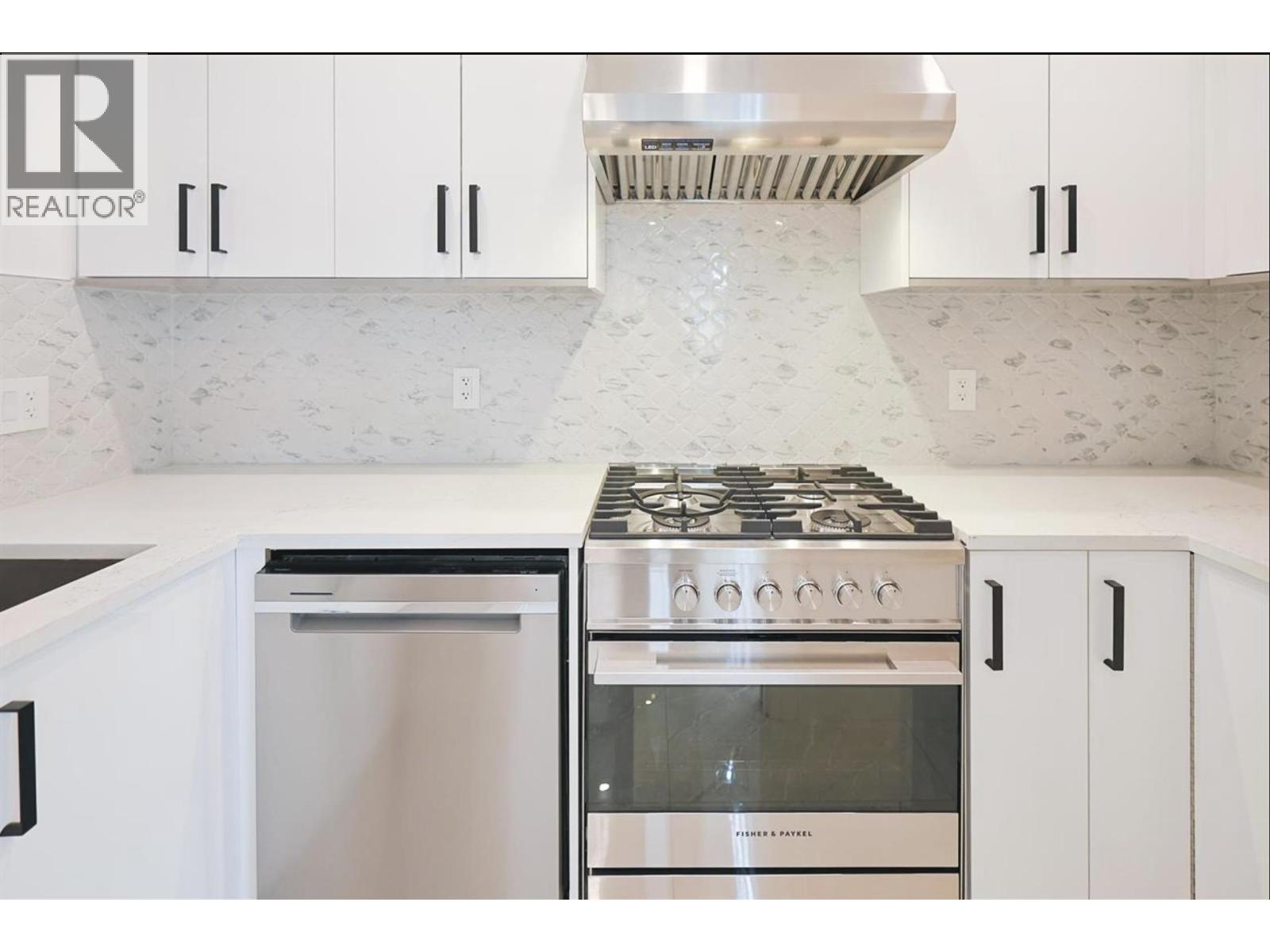 2984 Kitchener Street, Vancouver, British Columbia  V5K 3E5 - Photo 6 - R3111994