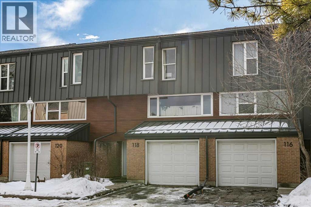 118 Brae Glen Lane SW, Calgary, Alberta