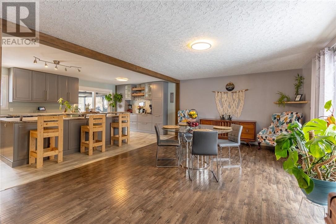 25 Goodman Avenue, Espanola, Ontario  P5E 1A5 - Photo 3 - 2127128