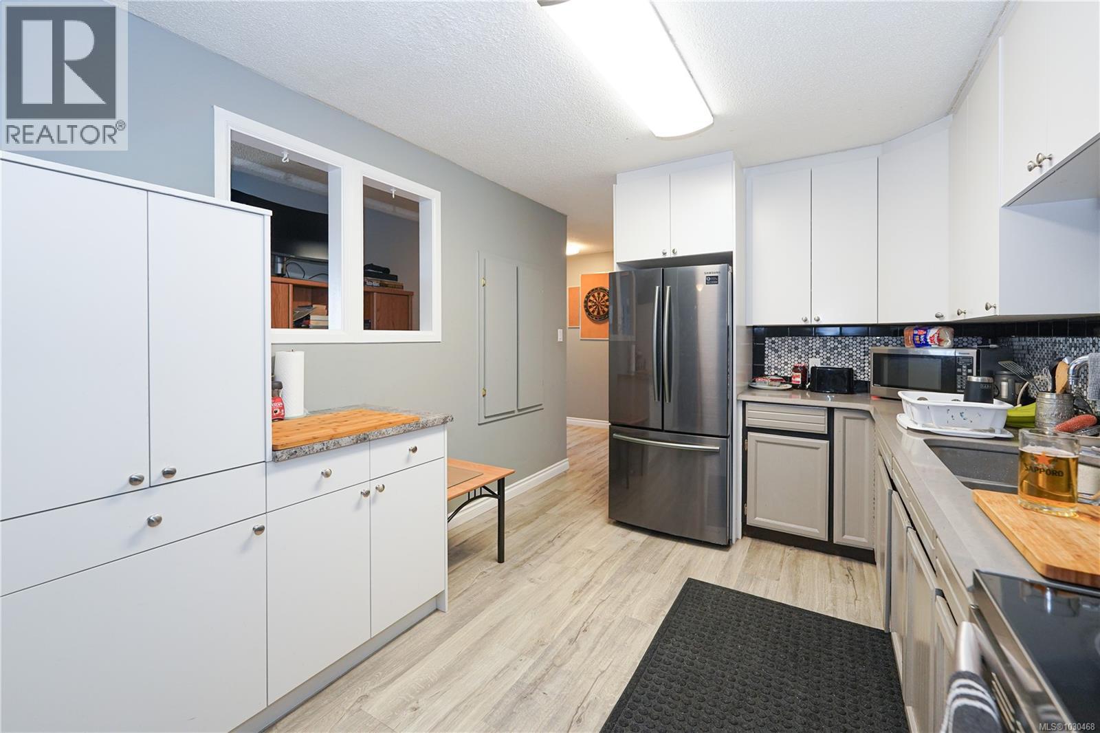 404 614 Fernhill Pl, Esquimalt, British Columbia  V9A 4Z1 - Photo 9 - 1030468