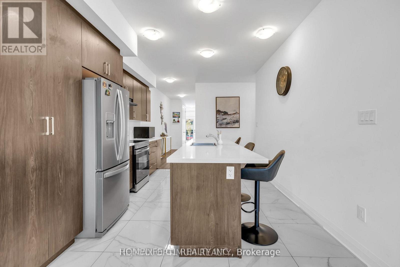 7 Barnyard Trail, Barrie, Ontario  L9J 0Y1 - Photo 11 - S12824278