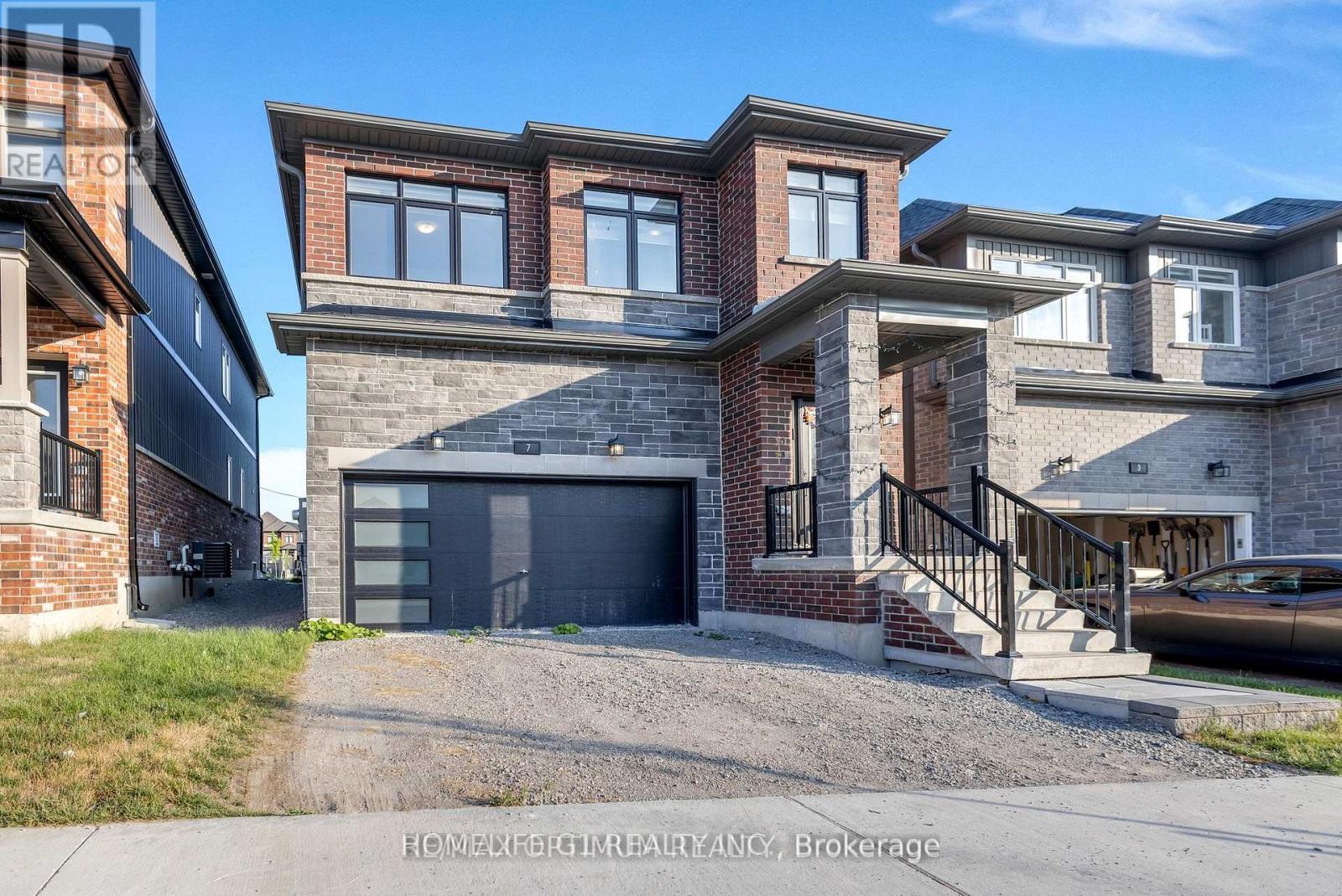 7 BARNYARD TRAIL, Barrie, Ontario