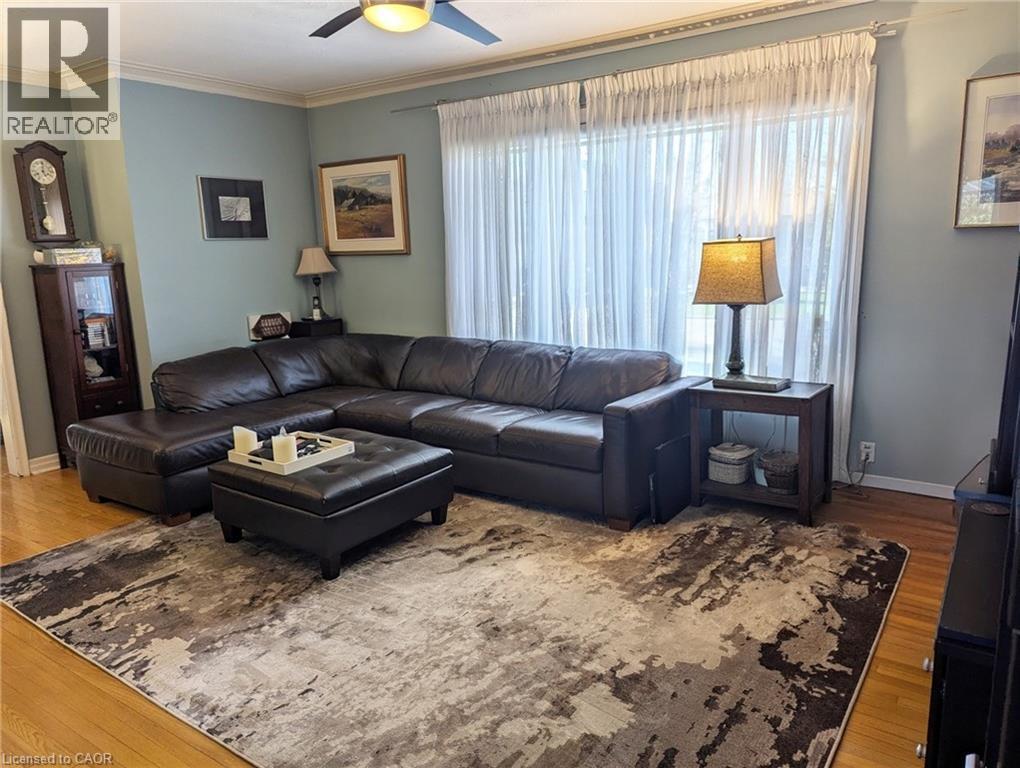 35 Marcia Avenue, Toronto, Ontario  M6B 2Y6 - Photo 3 - 40820951