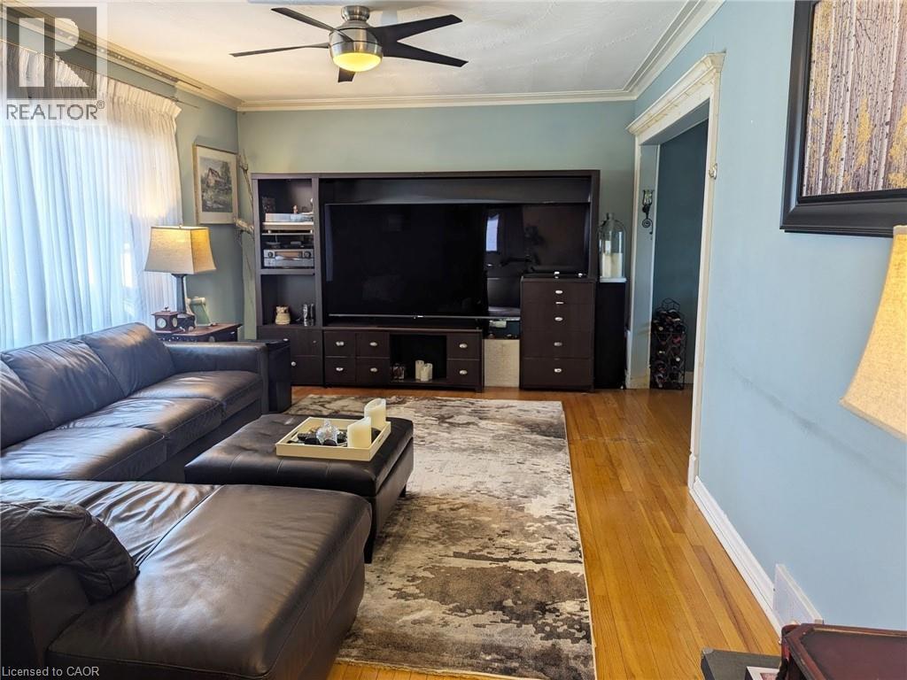 35 Marcia Avenue, Toronto, Ontario  M6B 2Y6 - Photo 4 - 40820951