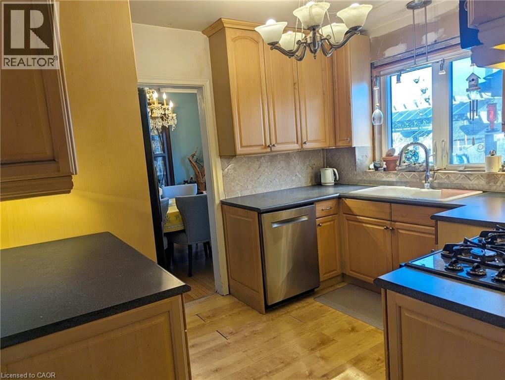 35 Marcia Avenue, Toronto, Ontario  M6B 2Y6 - Photo 6 - 40820951