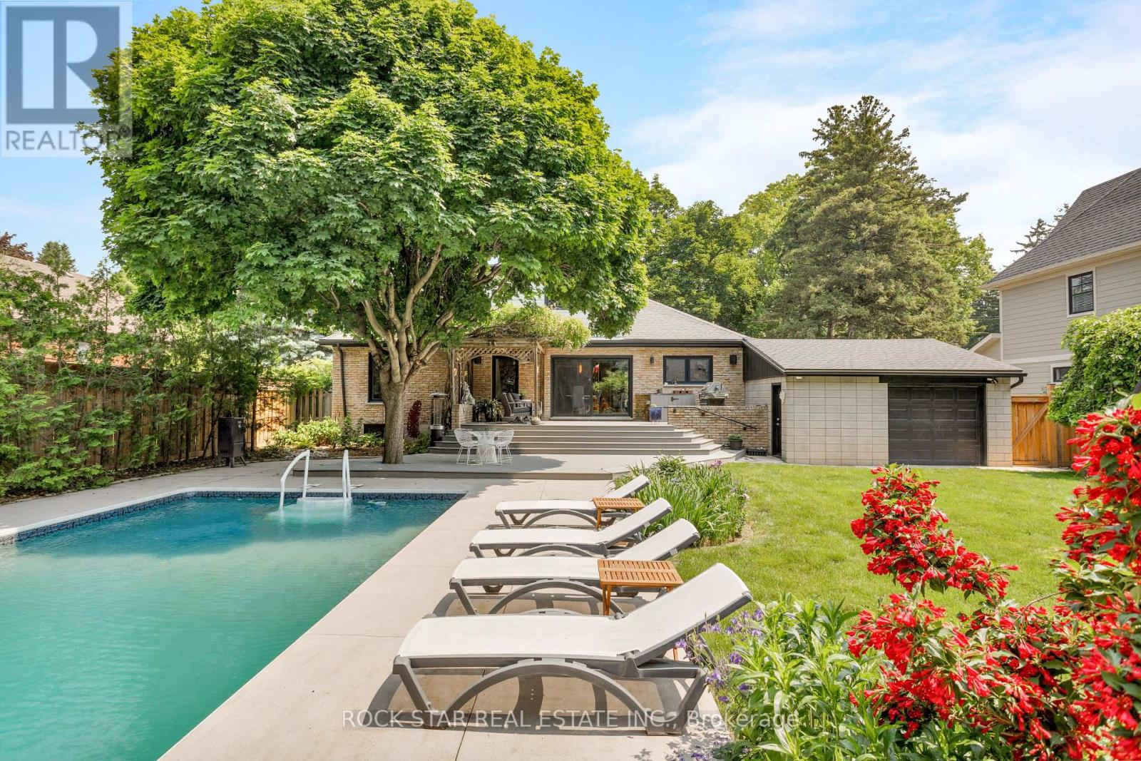 946 Glenwood Avenue, Burlington, Ontario  L7T 2K2 - Photo 2 - W13004990