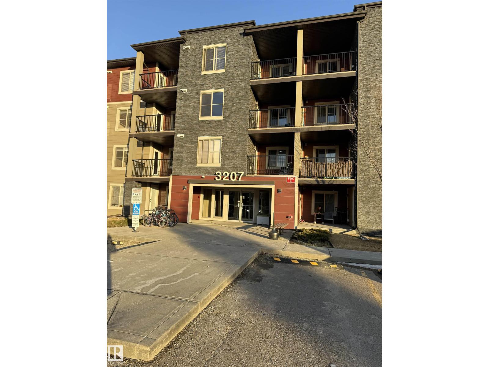 #104 3207 JAMES MOWATT TR SW, Edmonton, Alberta