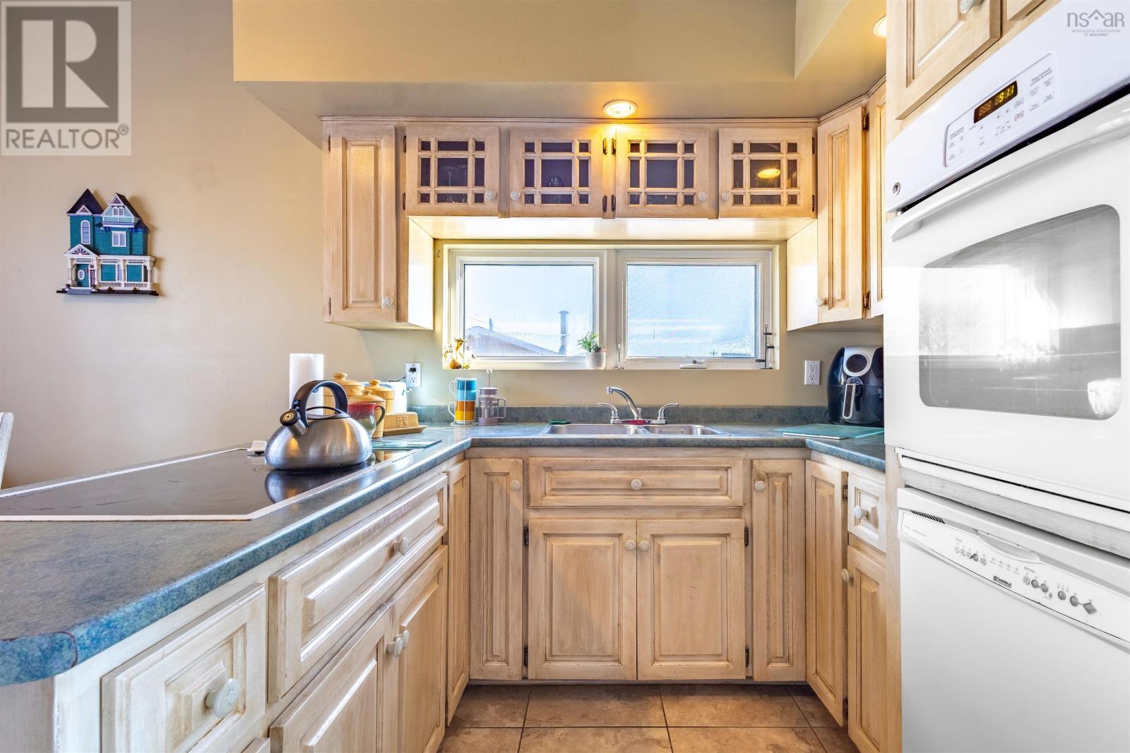 50 Duncan Street, Glace Bay, Nova Scotia  B1A 2L6 - Photo 6 - 202607541