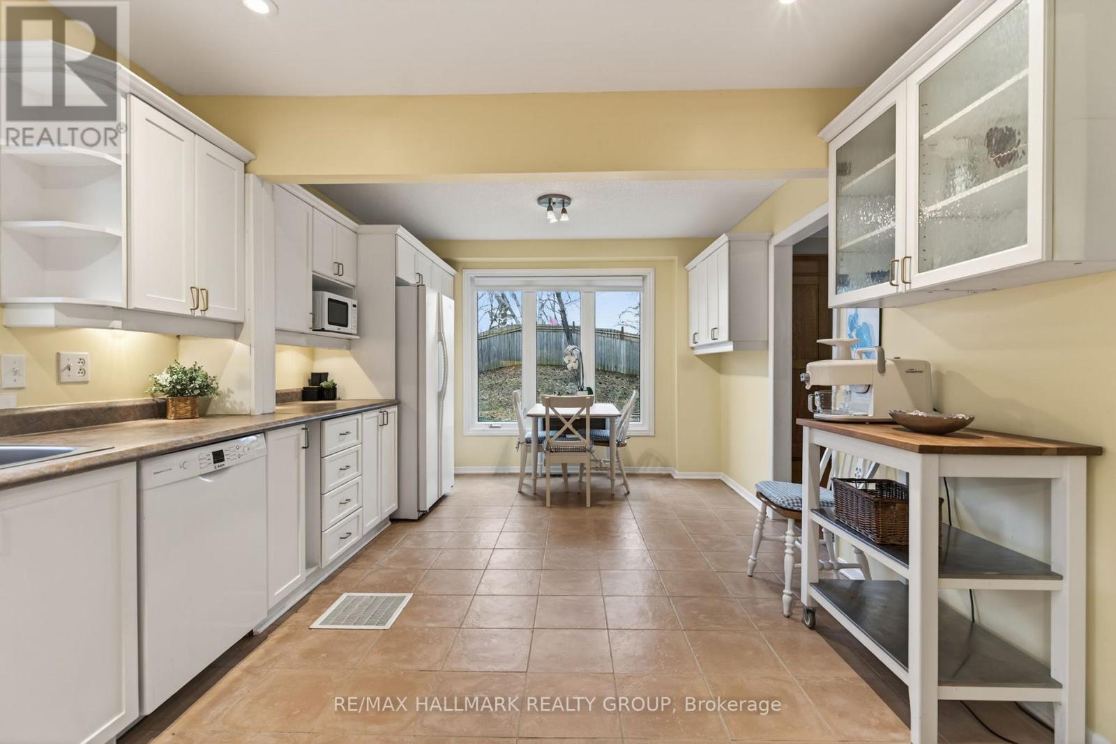 24 Hobart Crescent, Ottawa, Ontario  K2H 5S4 - Photo 10 - X13005076