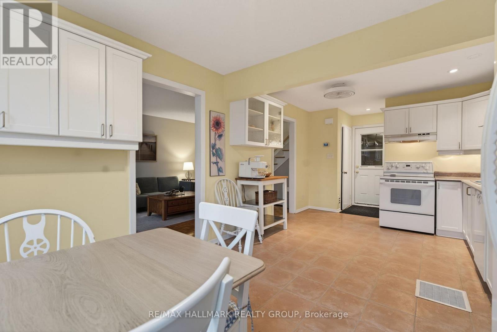 24 Hobart Crescent, Ottawa, Ontario  K2H 5S4 - Photo 12 - X13005076