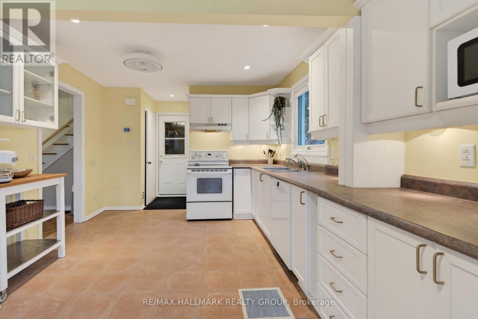 24 Hobart Crescent, Ottawa, Ontario  K2H 5S4 - Photo 13 - X13005076