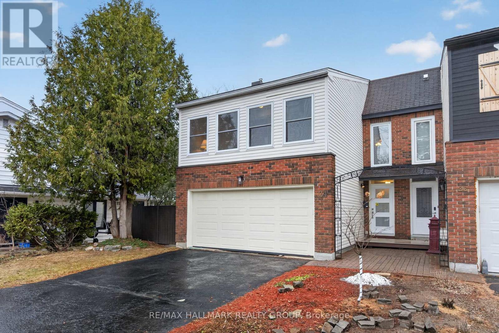 24 Hobart Crescent, Ottawa, Ontario  K2H 5S4 - Photo 2 - X13005076