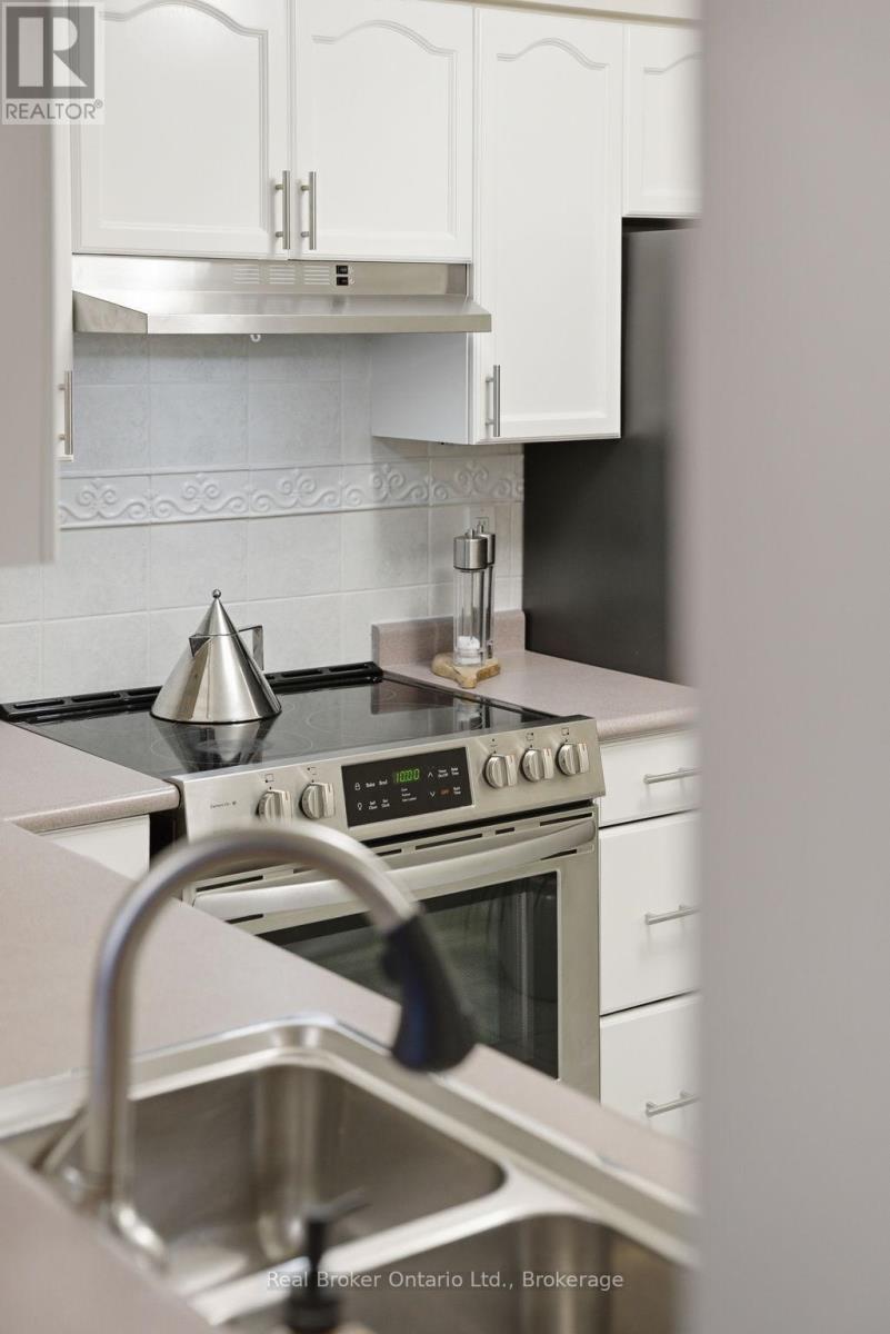 1217 - 100 Burloak Drive, Burlington, Ontario  L7L 6P6 - Photo 10 - W13005100