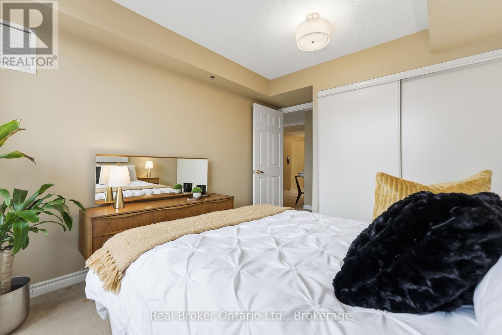 1217 - 100 Burloak Drive, Burlington, Ontario  L7L 6P6 - Photo 19 - W13005100