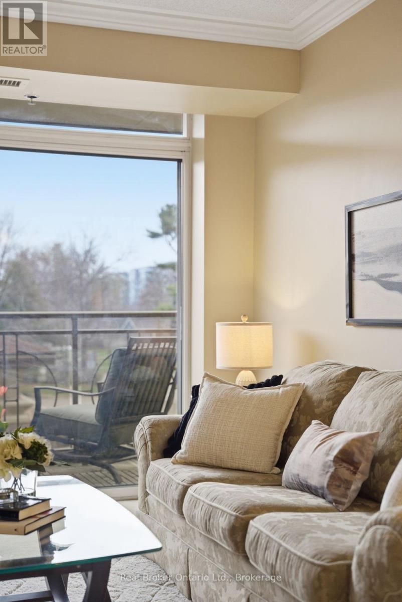 1217 - 100 Burloak Drive, Burlington, Ontario  L7L 6P6 - Photo 3 - W13005100