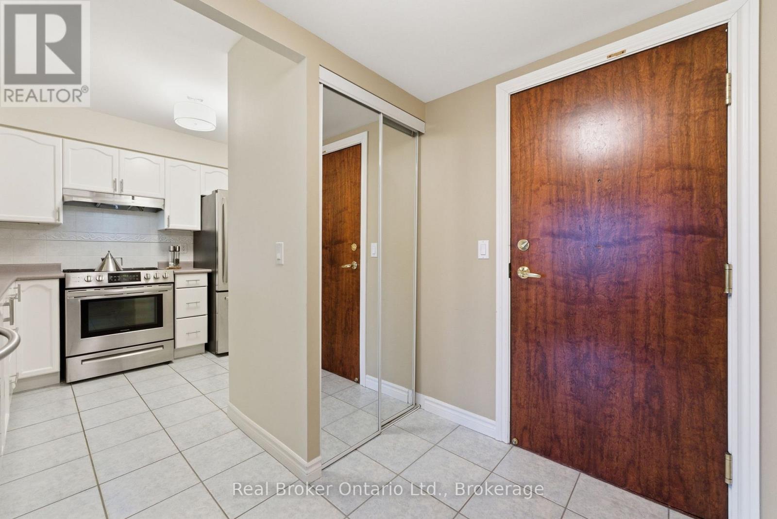 1217 - 100 Burloak Drive, Burlington, Ontario  L7L 6P6 - Photo 6 - W13005100