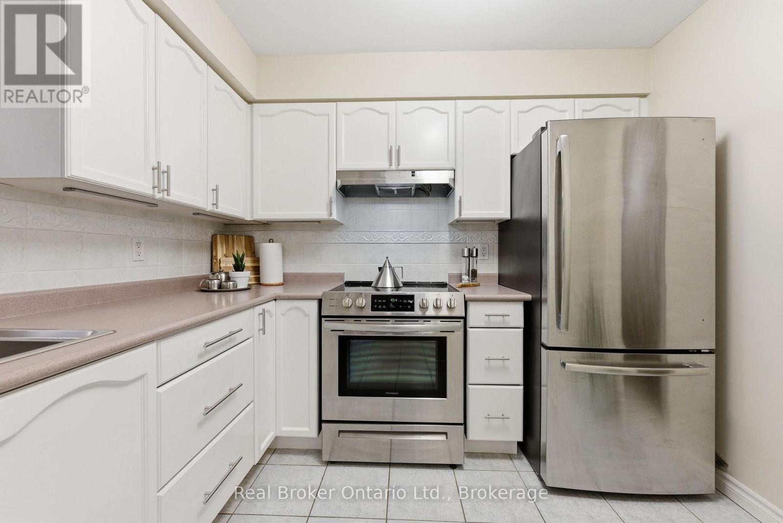 1217 - 100 Burloak Drive, Burlington, Ontario  L7L 6P6 - Photo 9 - W13005100