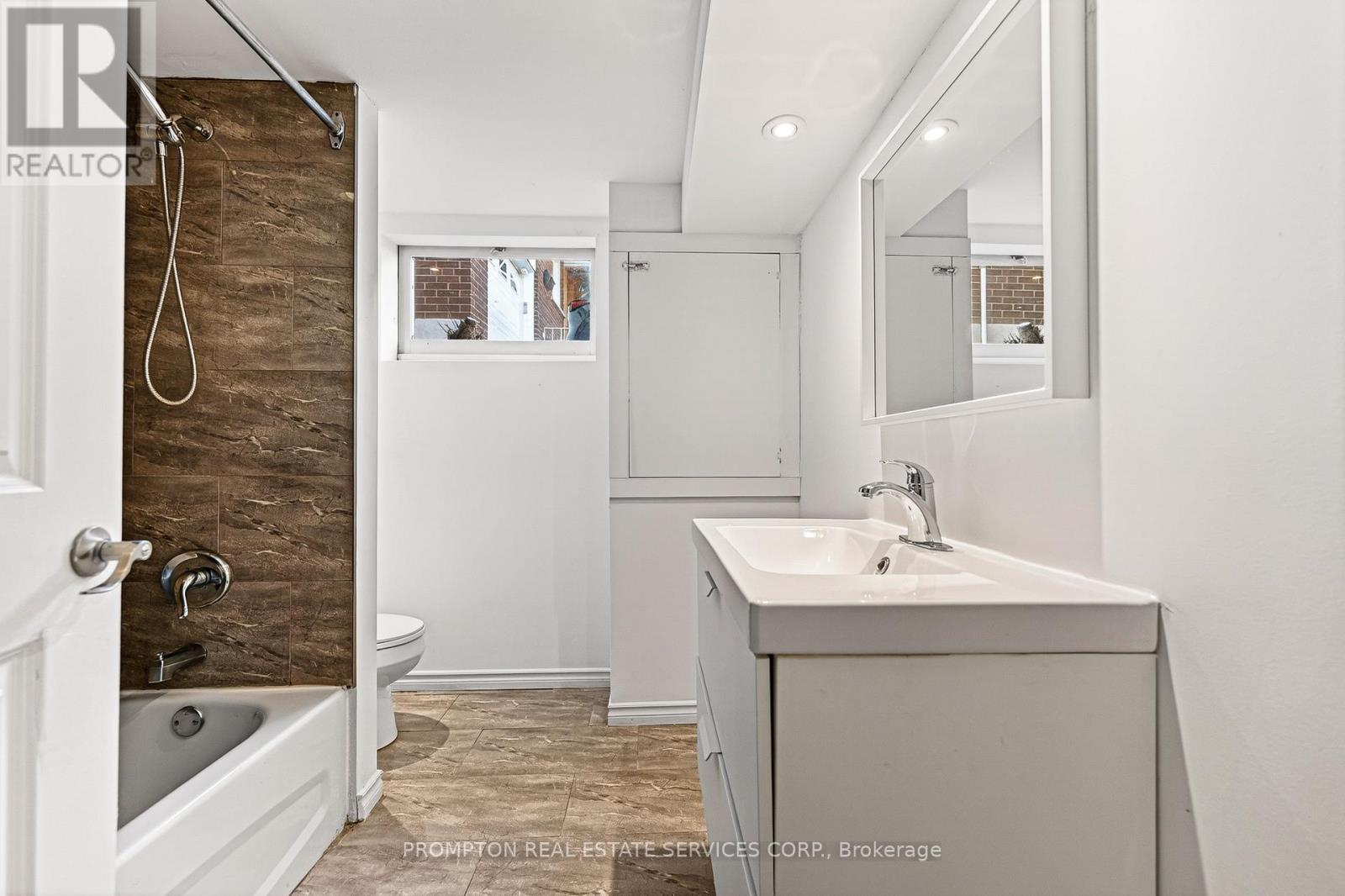 81 Maxome Avenue, Toronto, Ontario  M2M 3K2 - Photo 16 - C13005014