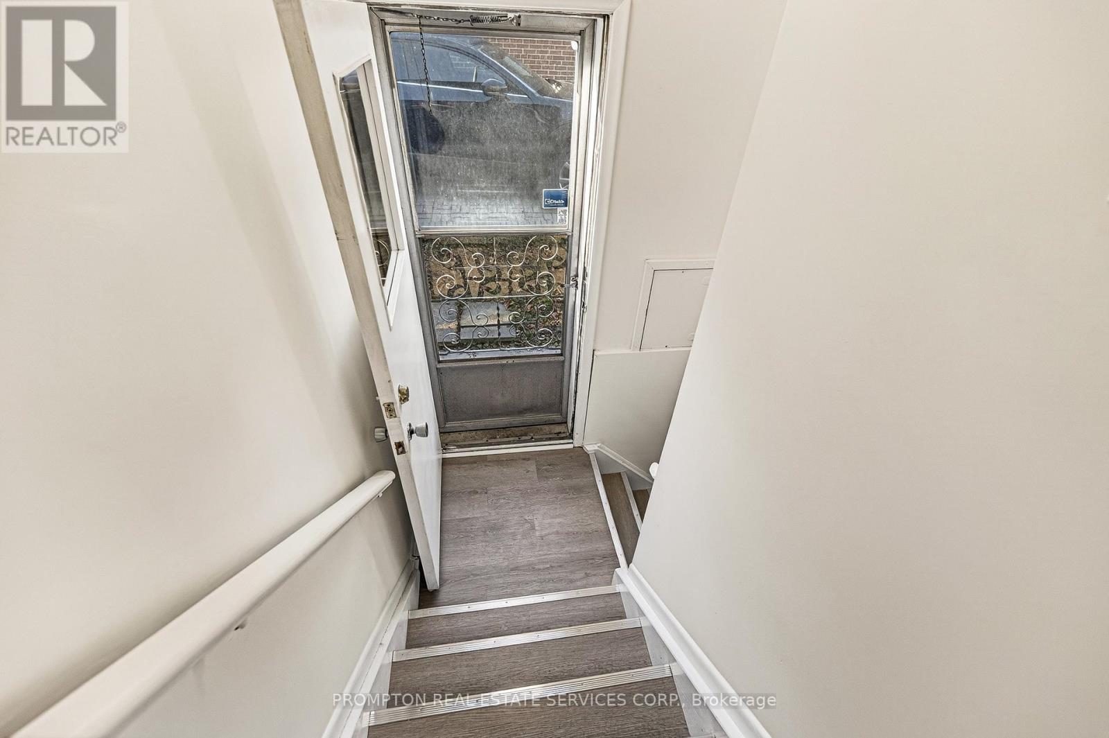 81 Maxome Avenue, Toronto, Ontario  M2M 3K2 - Photo 17 - C13005014