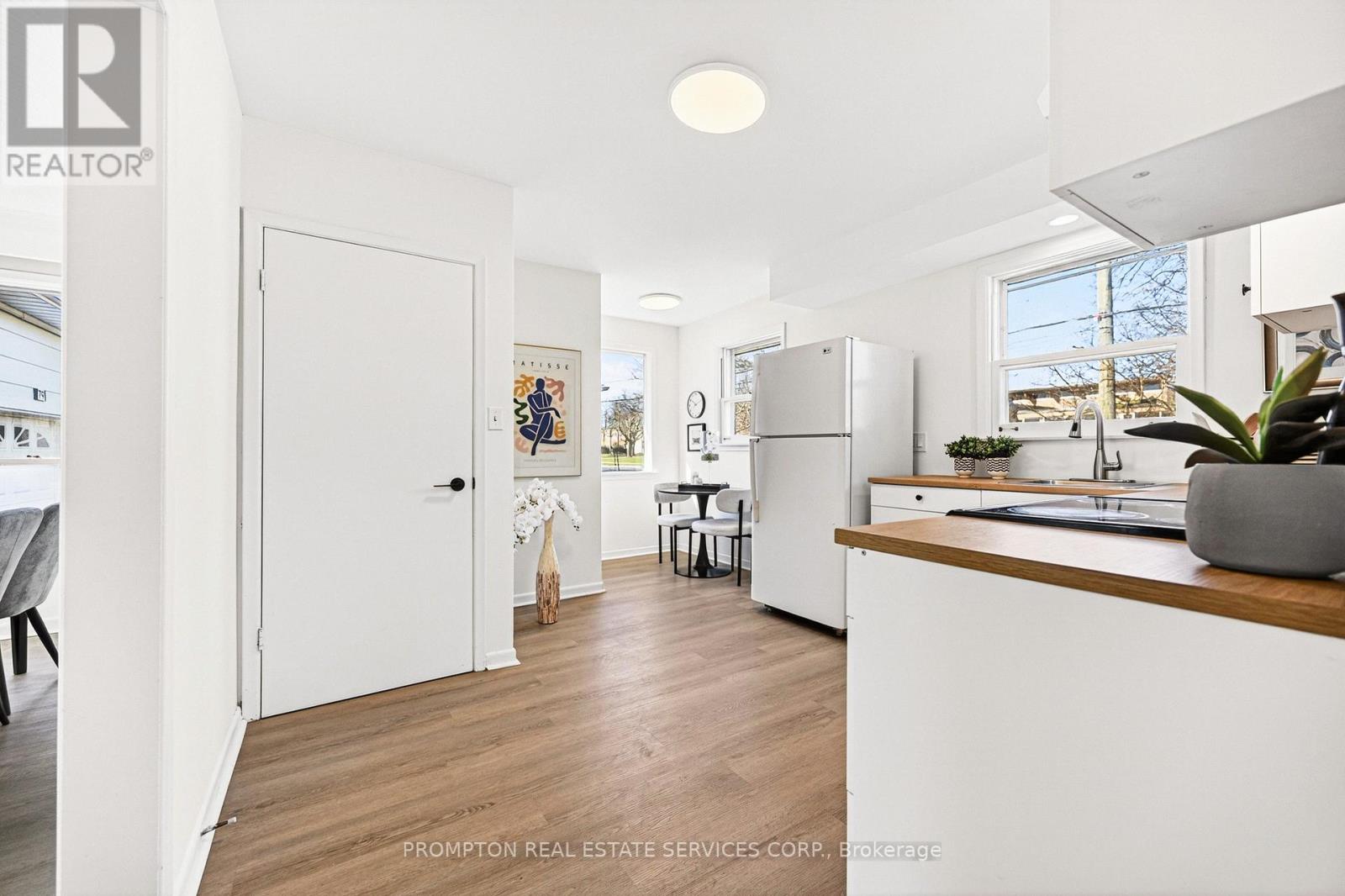 81 Maxome Avenue, Toronto, Ontario  M2M 3K2 - Photo 4 - C13005014