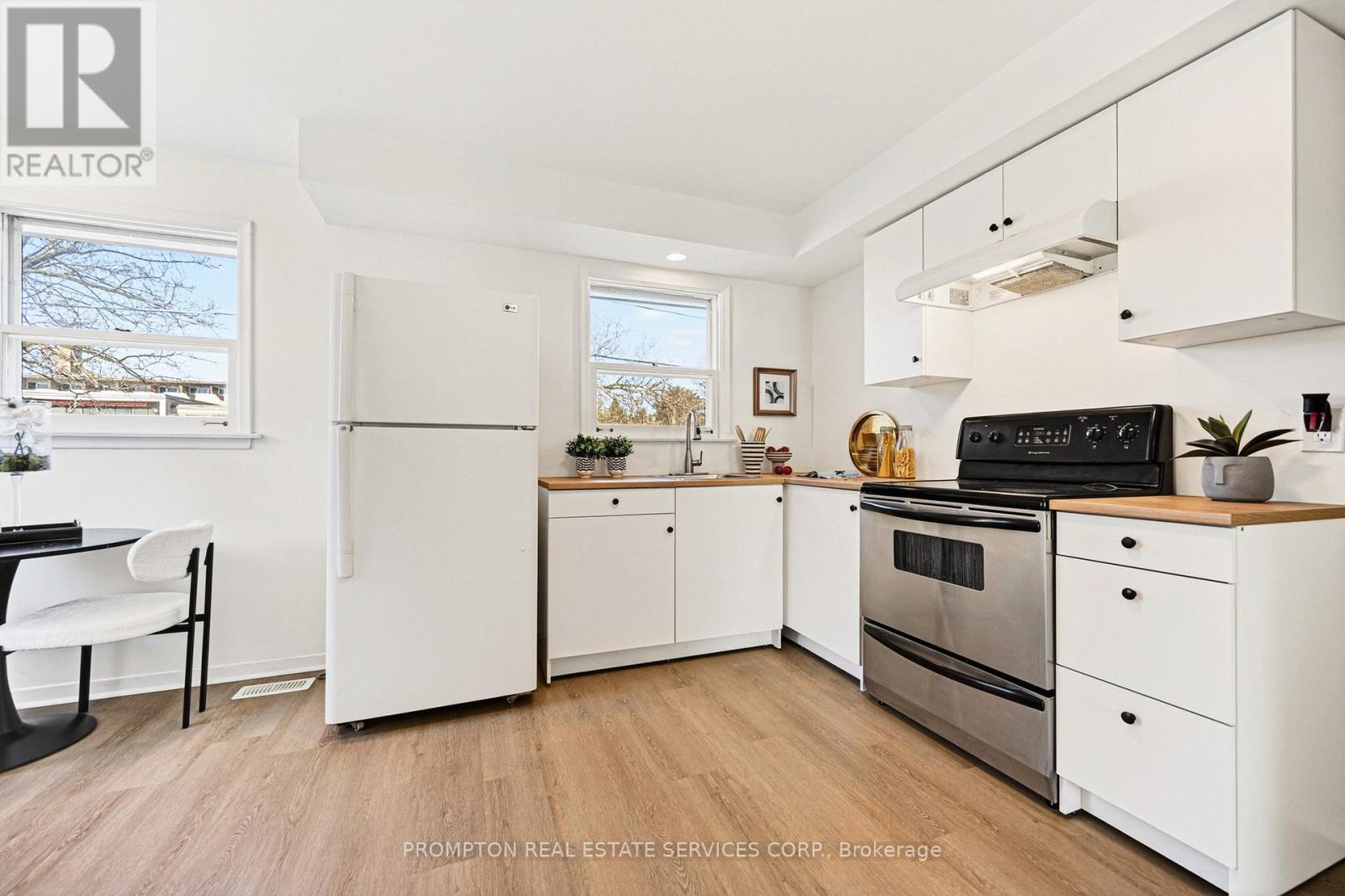 81 Maxome Avenue, Toronto, Ontario  M2M 3K2 - Photo 5 - C13005014