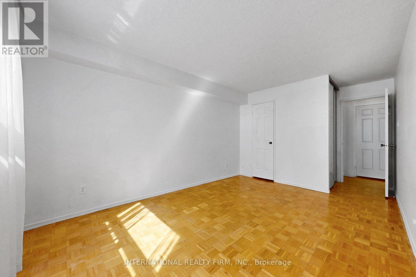 715 - 89 Mccaul Street, Toronto, Ontario  M5T 2X3 - Photo 16 - C13005078