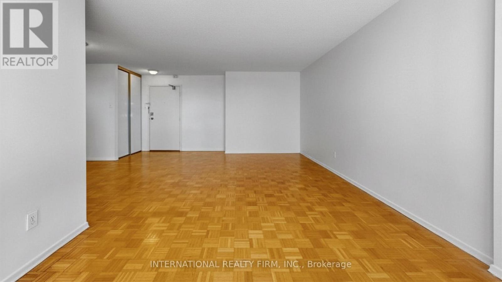 715 - 89 Mccaul Street, Toronto, Ontario  M5T 2X3 - Photo 3 - C13005078