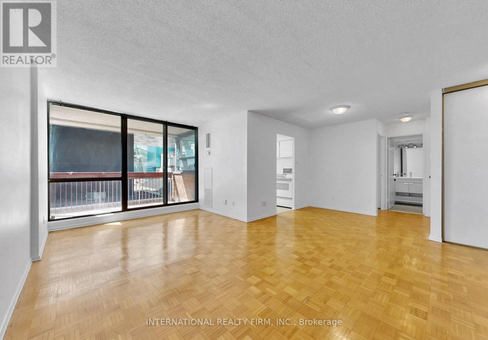 715 - 89 Mccaul Street, Toronto, Ontario  M5T 2X3 - Photo 4 - C13005078