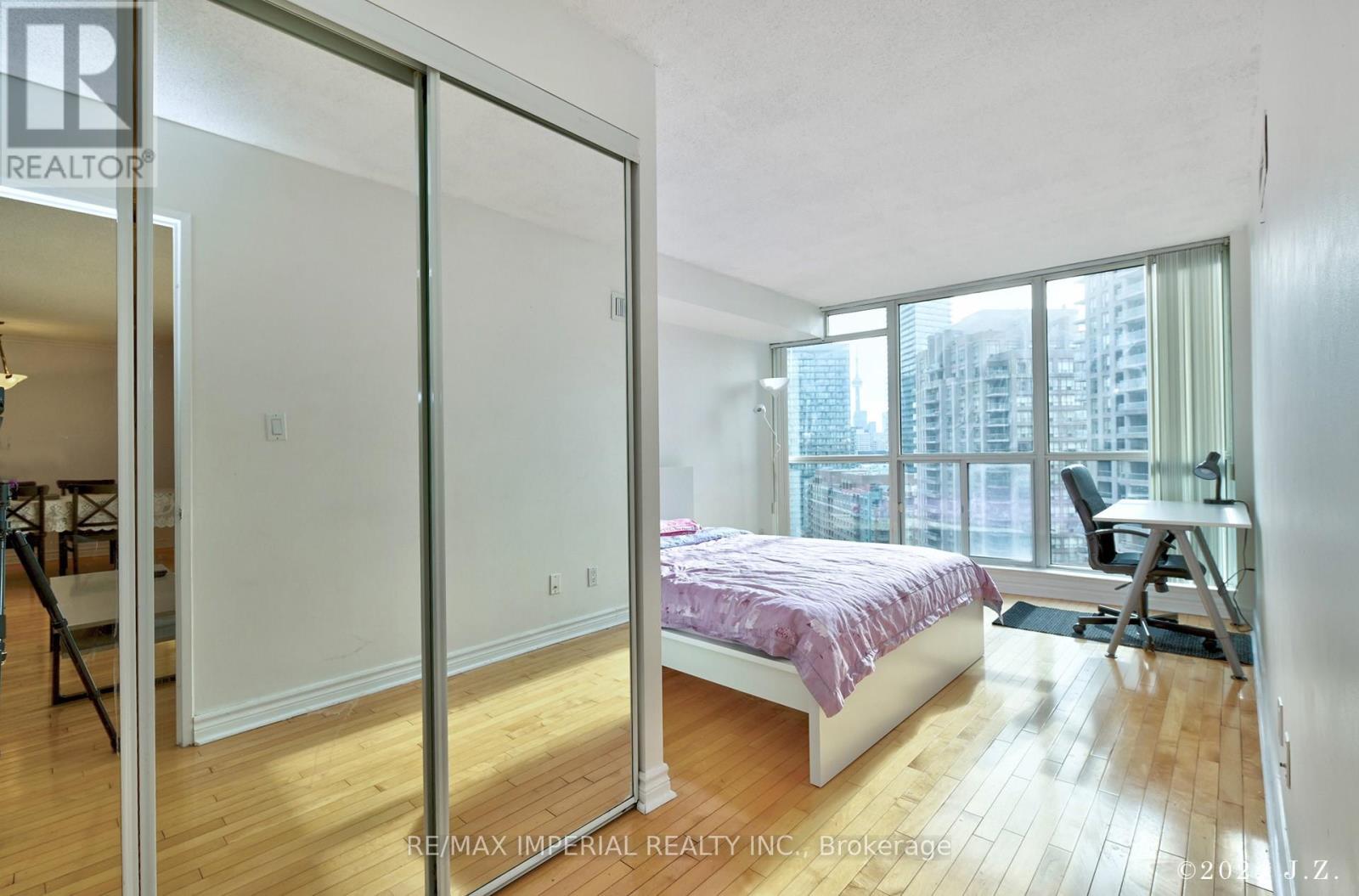 2201 - 24 Wellesley Street W, Toronto, Ontario  M4Y 2X6 - Photo 15 - C13005094