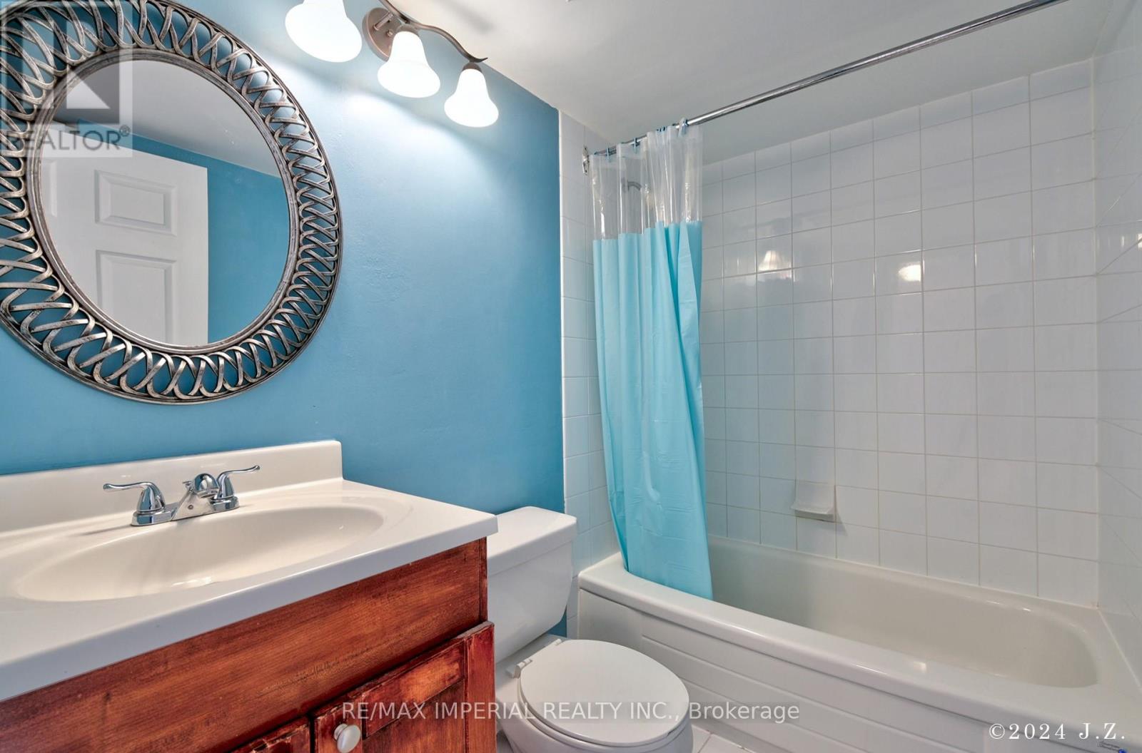 2201 - 24 Wellesley Street W, Toronto, Ontario  M4Y 2X6 - Photo 4 - C13005094