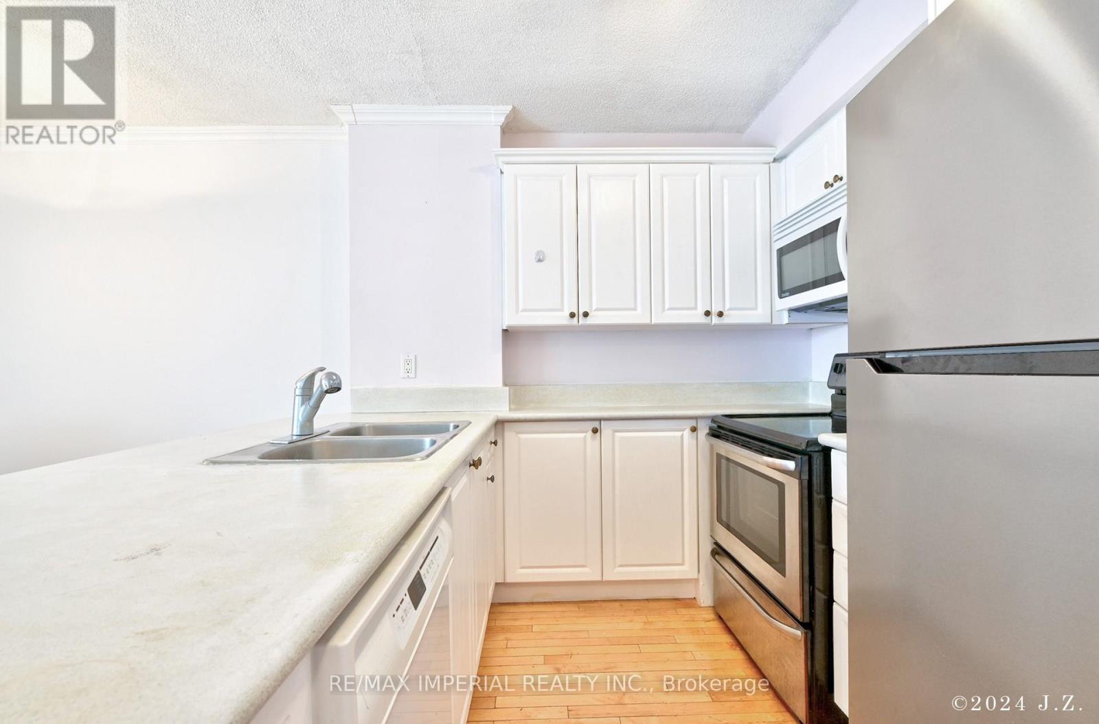 2201 - 24 Wellesley Street W, Toronto, Ontario  M4Y 2X6 - Photo 5 - C13005094