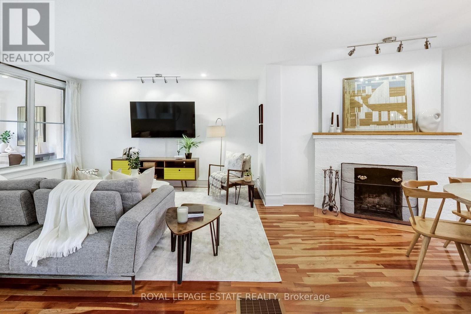 116 Hannaford Street, Toronto, Ontario  M4E 3H1 - Photo 7 - E13005036