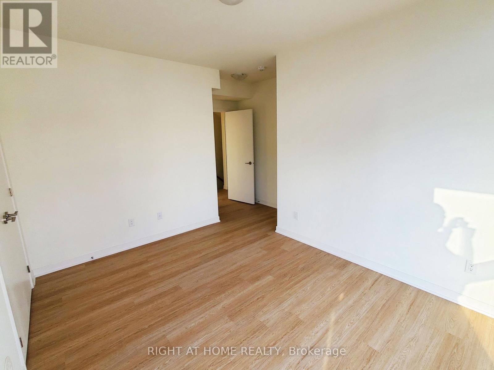 1411 - 15 David Eyer Road, Richmond Hill, Ontario  L4S 0N2 - Photo 17 - N13005026