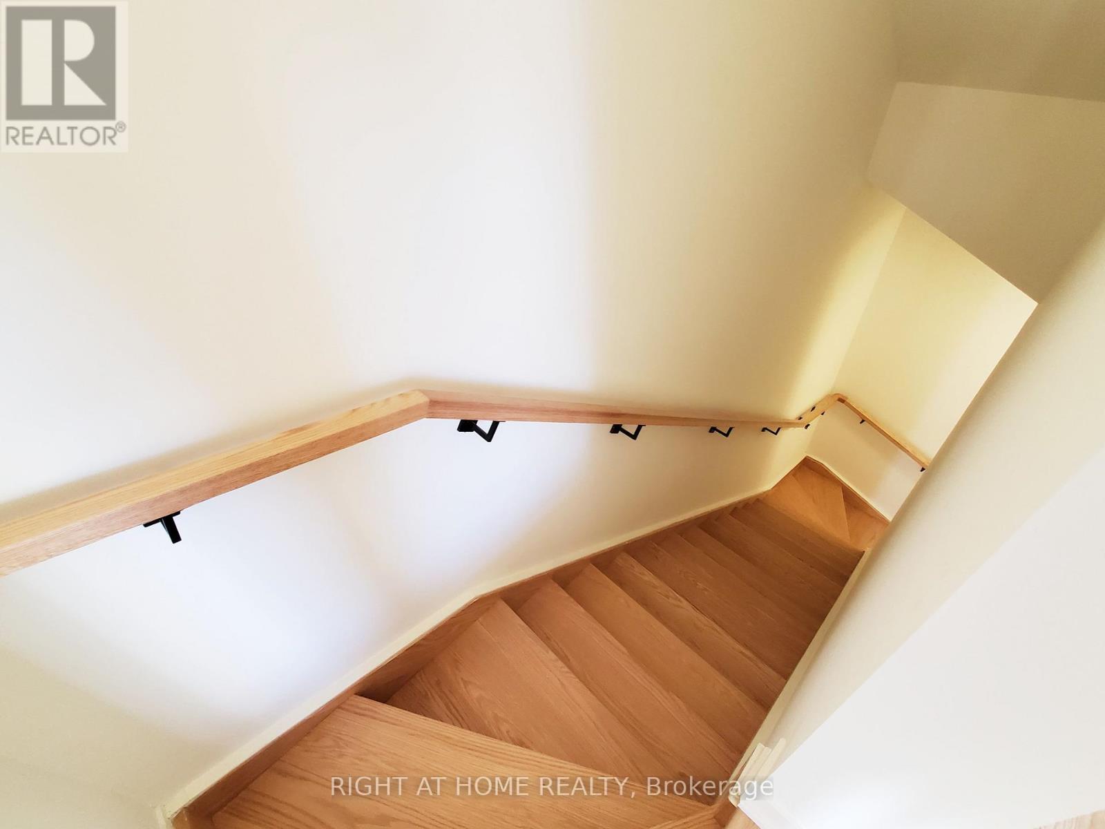 1411 - 15 David Eyer Road, Richmond Hill, Ontario  L4S 0N2 - Photo 25 - N13005026