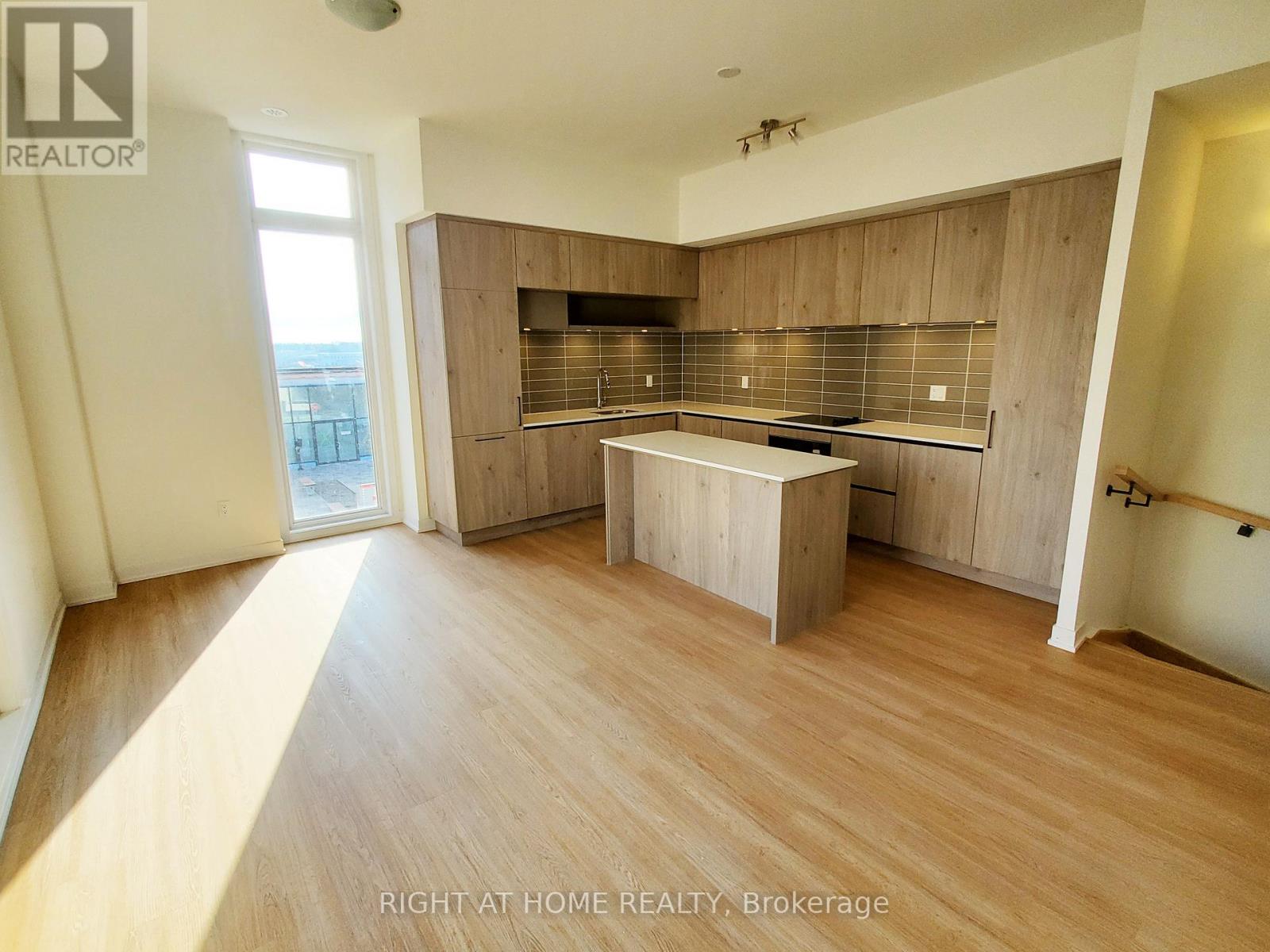 1411 - 15 David Eyer Road, Richmond Hill, Ontario  L4S 0N2 - Photo 4 - N13005026