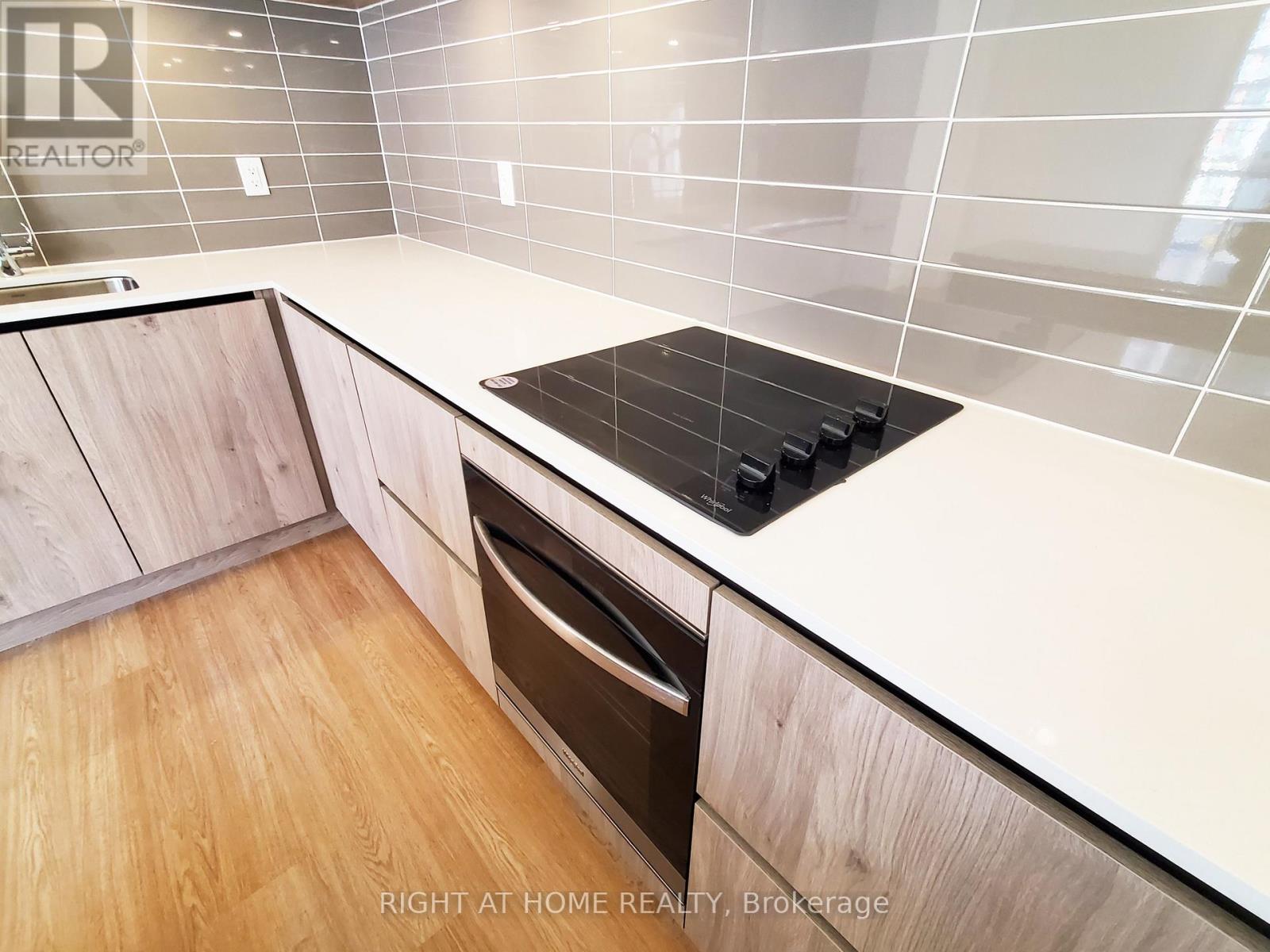 1411 - 15 David Eyer Road, Richmond Hill, Ontario  L4S 0N2 - Photo 7 - N13005026