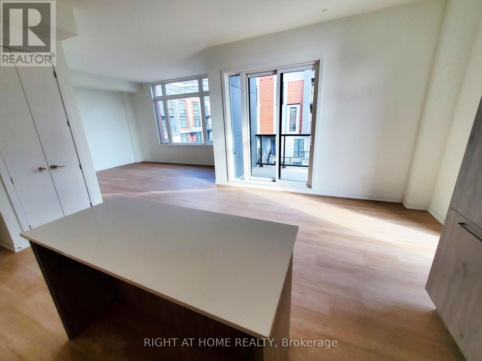 1411 - 15 David Eyer Road, Richmond Hill, Ontario  L4S 0N2 - Photo 9 - N13005026