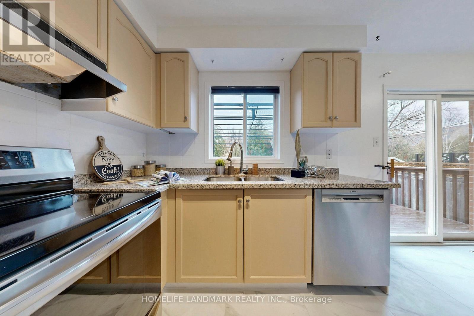 82 Baywell Crescent, Aurora, Ontario  L4G 7N4 - Photo 7 - N13005050