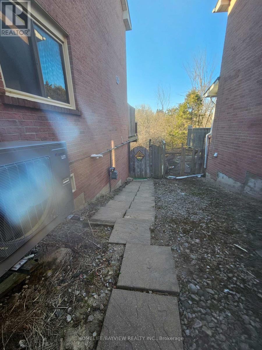 Lower - 164 Timpson Drive, Aurora, Ontario  L4G 5N2 - Photo 2 - N13005058