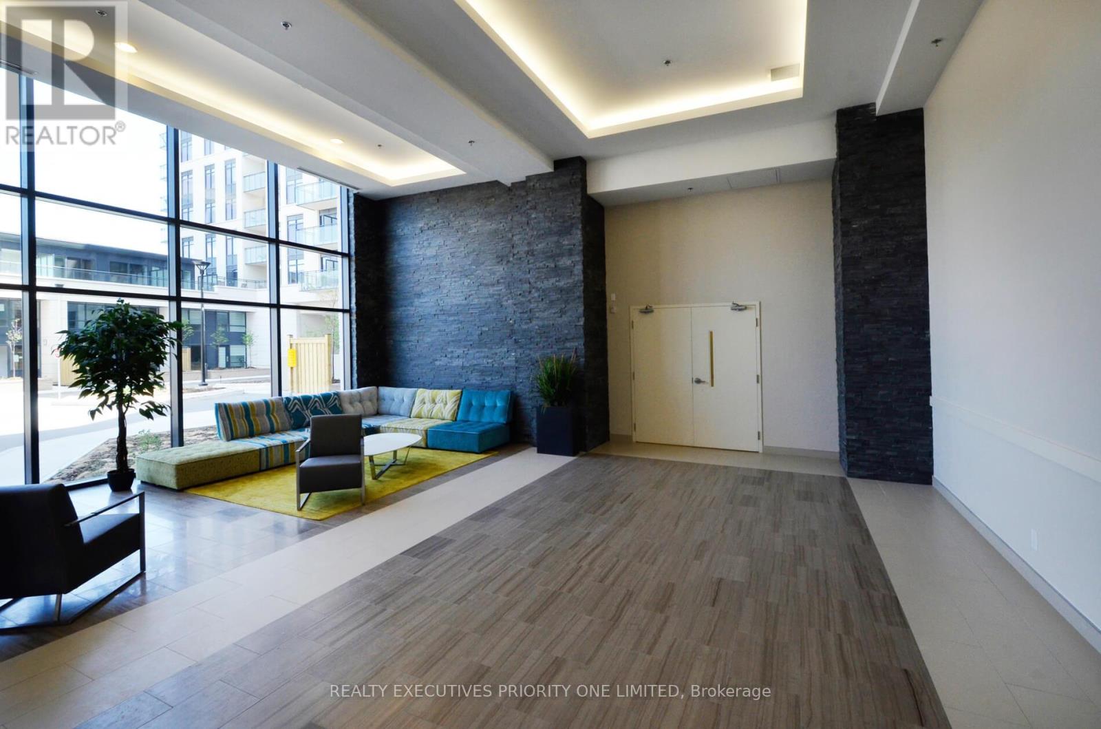 511 - 24 Woodstream Boulevard, Vaughan, Ontario  L4L 8C4 - Photo 3 - N13005070